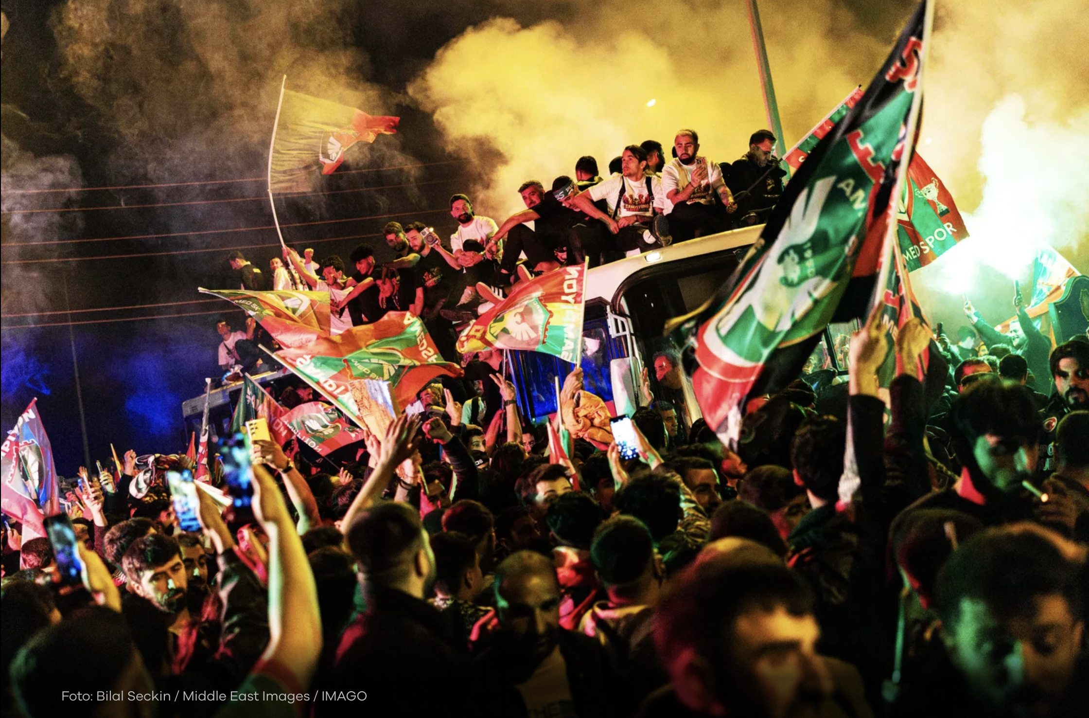 11freunde - türkei: kurdischer klub amedspor steigt auf